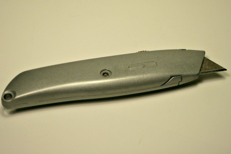 Cutter rétractable professionnel en metal