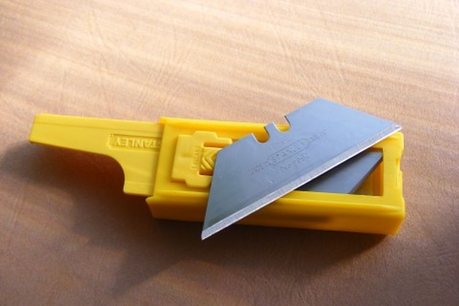 Lames de réchange trapèze dans distributeur